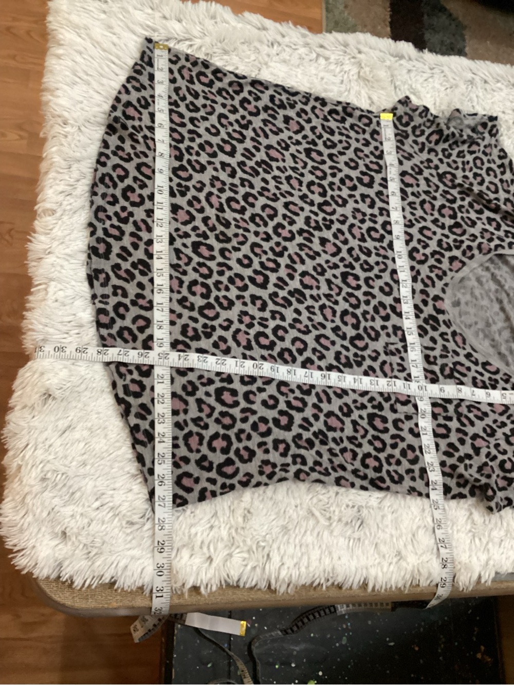 Torrid Size 3 Gray Pink Leopard Print V-Neck Pocket Tee Plus Size 3X - Picture 10 of 12